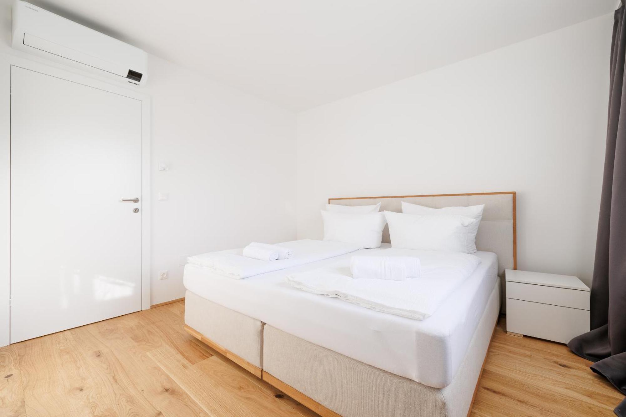 Symphony Apartments 42 - Modern Loft With Terrace And Grill In Central Location Wien Eksteriør billede