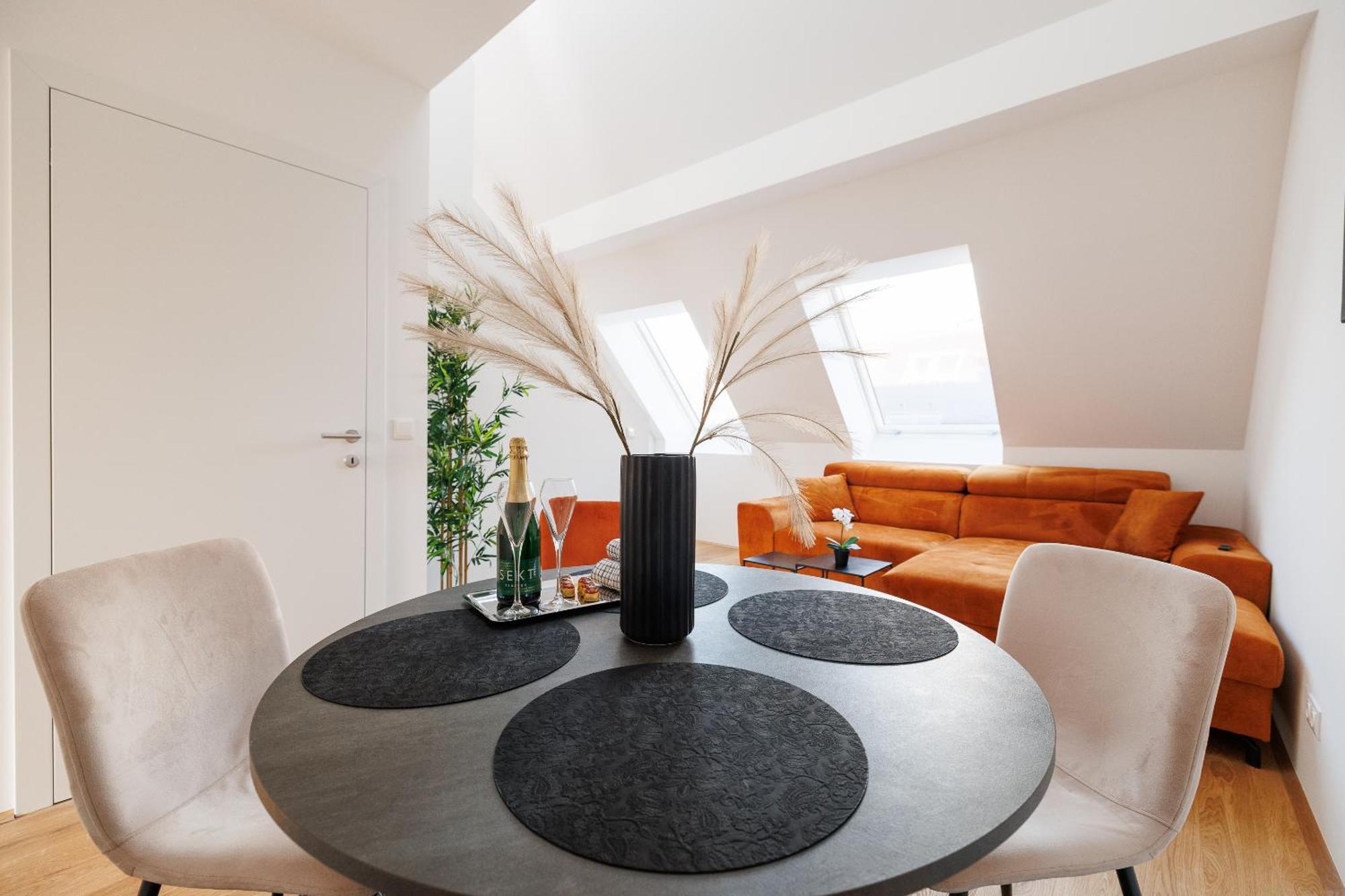 Symphony Apartments 42 - Modern Loft With Terrace And Grill In Central Location Wien Eksteriør billede